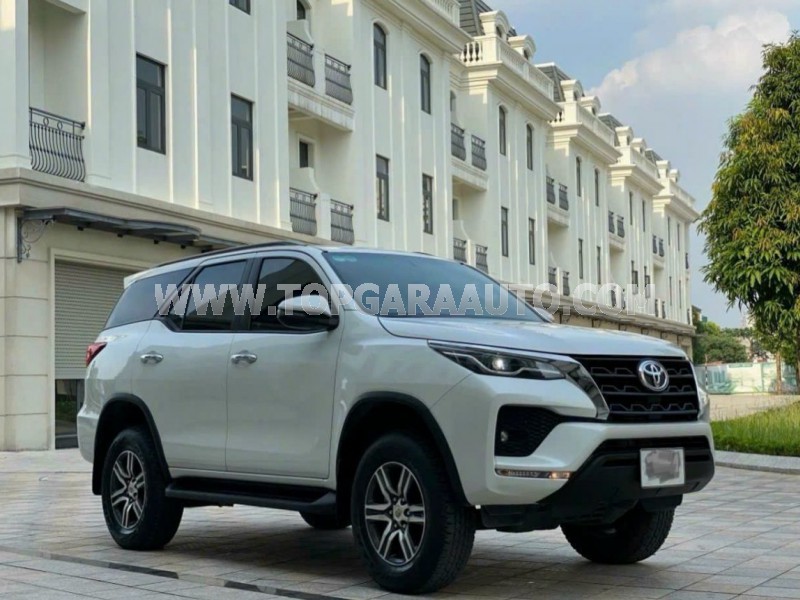 Toyota Fortuner 2.4L 4x2 AT