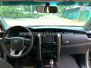 Xe Toyota Fortuner 2.7V 4x2 AT 2017