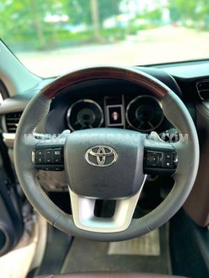 Xe Toyota Fortuner 2.7V 4x2 AT 2017