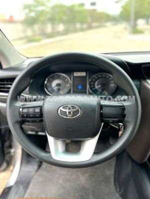 Xe Toyota Fortuner 2.4G 4x2 MT 2017