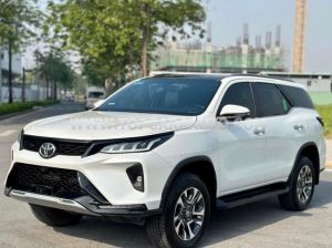 Xe Toyota Fortuner Legender 2.4L 4x2 AT 2022