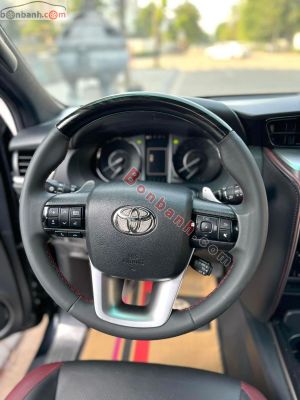 Xe Toyota Fortuner 2.4G 4x2 AT Legender 2020