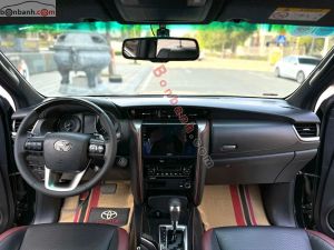 Xe Toyota Fortuner 2.4G 4x2 AT Legender 2020