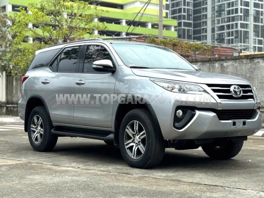 Toyota Fortuner 2.4G 4x2 MT