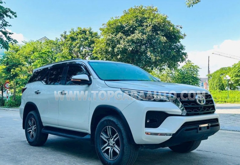 Toyota Fortuner 2.4L 4x2 AT