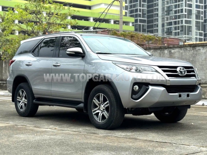 Toyota Fortuner 2.4G 4x2 MT