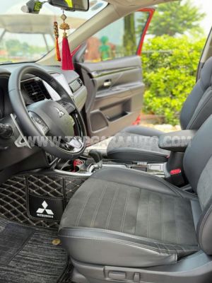 Xe Mitsubishi Outlander 2.0 CVT 2022