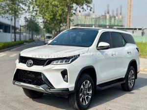 Xe Toyota Fortuner Legender 2.4L 4x2 AT 2022